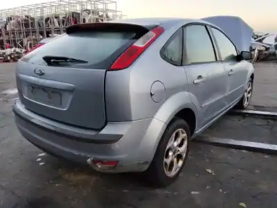 Veículo de Sucata ford focus berlina (cap) ambiente (d) do ano 2001 alimentado 