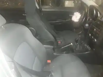 Veículo de Sucata mazda 3 berlina (bk) 1.6 cd diesel cat do ano 2001 alimentado 