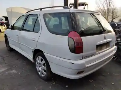 Véhicule à la ferraille peugeot 306 break boulebard de l'année 2001 alimenté 