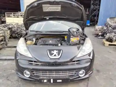 Veículo de Sucata peugeot 207 cc básico do ano 2001 alimentado 