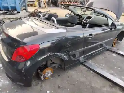 Veículo de Sucata peugeot 207 cc básico do ano 2001 alimentado 