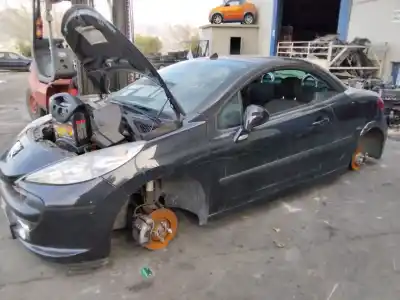 Veículo de Sucata peugeot 207 cc básico do ano 2001 alimentado 