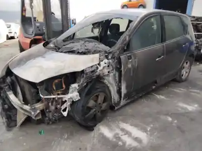 Scrapping Vehicle renault scénic iii (jz0/1_) 1.5 dci of the year 2001 powered 