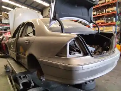 Scrapping Vehicle MERCEDES-BENZ CLASE C (W203) C 220 CDI (203.006) of the year 2001 powered 0