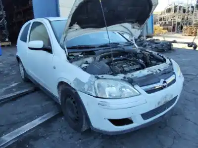 Sloopvoertuig opel corsa c club van het jaar 2001 aangedreven 