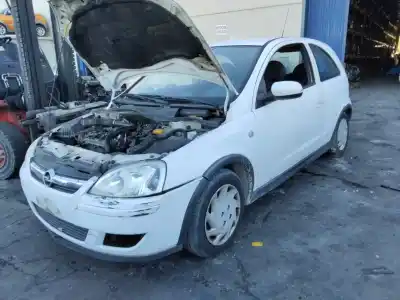 Sloopvoertuig opel corsa c club van het jaar 2001 aangedreven 