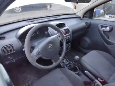 Sloopvoertuig opel corsa c club van het jaar 2001 aangedreven 