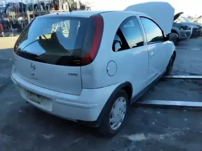 Sloopvoertuig opel corsa c club van het jaar 2001 aangedreven 