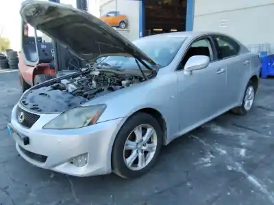 Здавання транспортного засобу lexus is200 (ds2/is2) 220d року 2001 потужний 