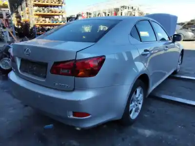 Здавання транспортного засобу lexus is200 (ds2/is2) 220d року 2001 потужний 