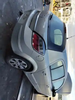 Veículo de Sucata opel astra h berlina cosmo do ano 2001 alimentado 