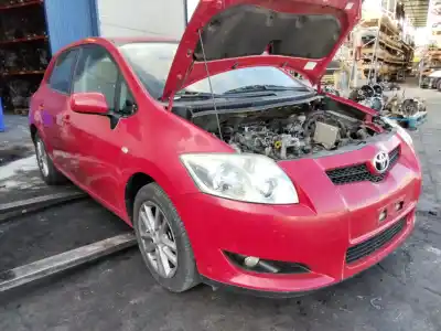 Veículo de Sucata toyota auris active do ano 2001 alimentado 1ndtv