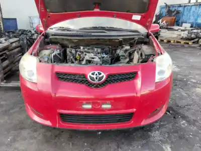 Veículo de Sucata toyota auris active do ano 2001 alimentado 1ndtv