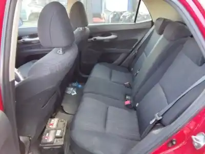 Veículo de Sucata toyota auris active do ano 2001 alimentado 1ndtv