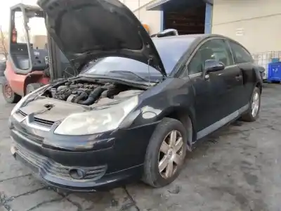 Veículo de Sucata citroen c4 coupe by loeb do ano 2001 alimentado 