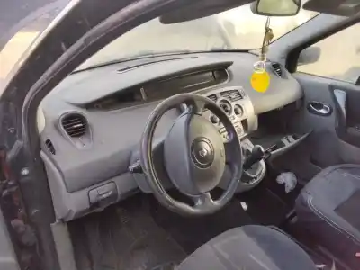 Scrapping Vehicle renault scenic ii confort authentique 101 cv / 74 kw of the year 2001 powered 