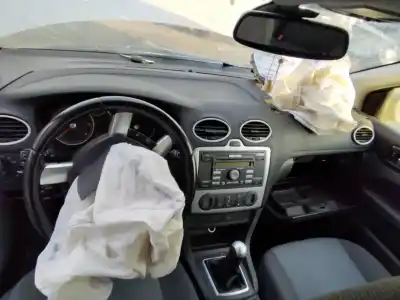 Veículo de Sucata ford focus berlina (cap) ambiente (d) do ano 2001 alimentado kkda