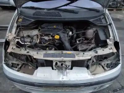 Здавання транспортного засобу RENAULT SCENIC (JA..) 1.9 dTi Diesel 80 CV / 59 KW року 2001 потужний 