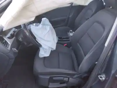 Здавання транспортного засобу audi a4 avant (8k5) (2008) básico року 2001 потужний cag