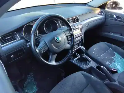 Здавання транспортного засобу skoda superb combi (3t5) ambition року 2001 потужний 