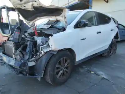 Veicolo di demolizione hyundai ix35 classic 2wd dell'anno 2001 alimentato d4fd