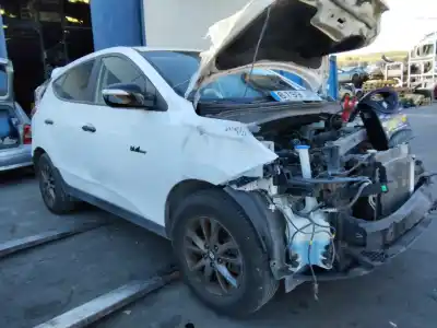 Veicolo di demolizione hyundai ix35 classic 2wd dell'anno 2001 alimentato d4fd