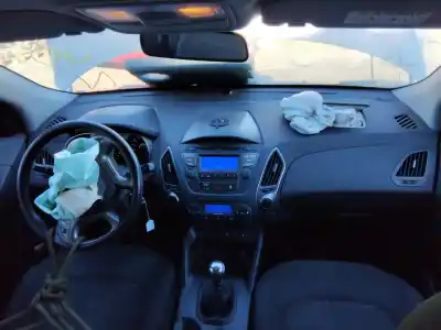 Veicolo di demolizione hyundai ix35 classic 2wd dell'anno 2001 alimentato d4fd