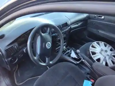 Veículo de Sucata VOLKSWAGEN PASSAT B5 (3B2) 1.9 TDI do ano 2001 alimentado 0