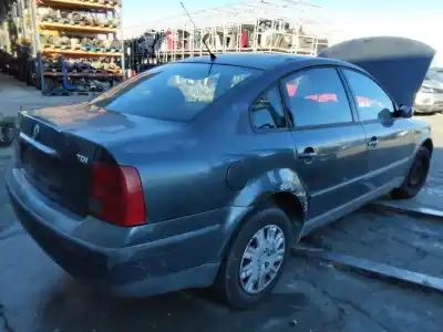 Veículo de Sucata volkswagen passat b5 (3b2) 1.9 tdi do ano 2001 alimentado 0