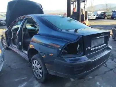 Sloopvoertuig volvo s60 berlina 2.4 d van het jaar 2001 aangedreven 