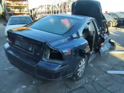 Verschrottungsfahrzeug VOLVO S60 BERLINA 2.4 D des Jahres 2001 angetrieben 