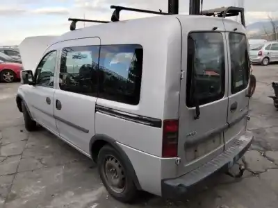 Veículo de Sucata opel combo familiar do ano 2001 alimentado 