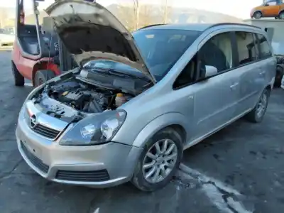 Veículo de Sucata opel zafira b cosmo do ano 2001 alimentado 