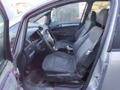 Veículo de Sucata opel zafira b cosmo do ano 2001 alimentado 