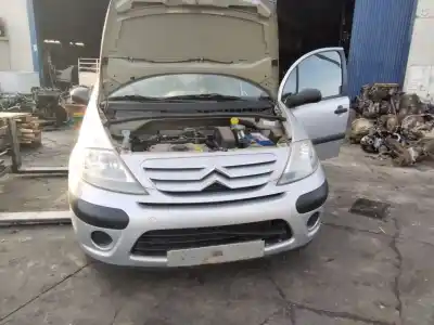 Veículo de Sucata citroen c3 1.4 16v sensodrive x-tr do ano 2001 alimentado 