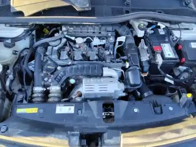 Veicolo di demolizione peugeot 2008 (p1) active pack 130 cv / 96 kw dell'anno 2001 alimentato 