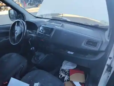 Veículo de Sucata opel combo d cargo l1h1 2.2t 95 cv / 70 kw do ano 2001 alimentado 