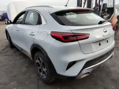 Здавання транспортного засобу kia xceed business року 2001 потужний 