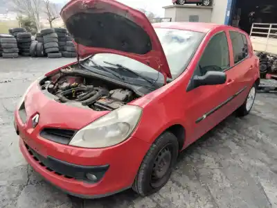 Здавання транспортного засобу renault clio iii pack authentique року 2001 потужний 