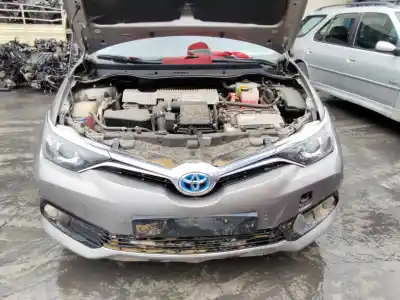 Scrapping Vehicle toyota auris hybrid active of the year 2001 powered 