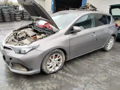 Scrapping Vehicle toyota auris hybrid active of the year 2001 powered 
