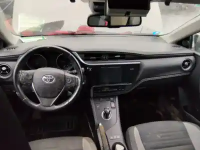 Scrapping Vehicle toyota auris hybrid active of the year 2001 powered 