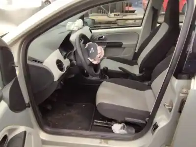 Здавання транспортного засобу seat mii (kf1, ke1) 1.0 року 2001 потужний 