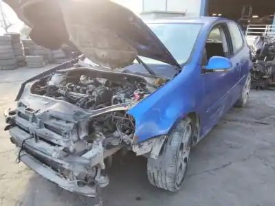 Veicolo di demolizione volkswagen golf v berlina (1k1) conceptline (e) dell'anno 2001 alimentato 