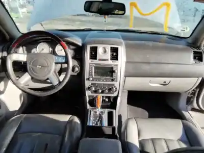 Veicolo di demolizione chrysler 300 c 3.0 crd cat dell'anno 2001 alimentato 