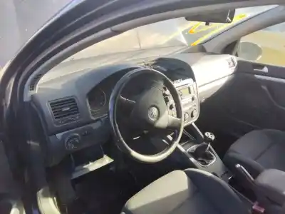 Sloopvoertuig volkswagen golf v berlina (1k1) conceptline (e) van het jaar 2001 aangedreven 