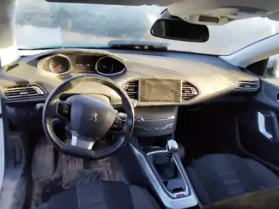 Veículo de Sucata peugeot 308 style do ano 2001 alimentado hny