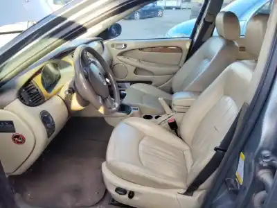 Veículo de Sucata jaguar x-type 2.0 d sport [2.0 ltr. - 96 kw diesel cat] do ano 2001 alimentado 