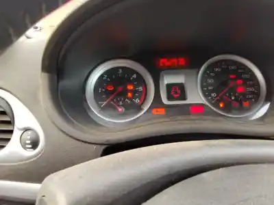 Veículo de Sucata renault clio iii confort dynamique do ano 2001 alimentado k9k764