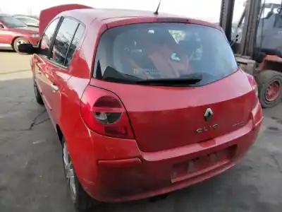 Veículo de Sucata renault clio iii confort dynamique do ano 2001 alimentado k9k764
